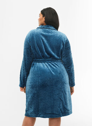 Zizzi Robe de chambre à motifs avec fermeture éclair et poches, Blue Coral, Model image number 1