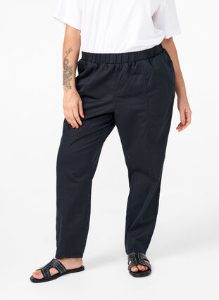 Zizzi Pantalon en coton et lin avec poches, Black, Model image number 2