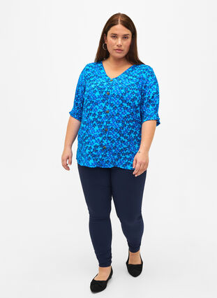 Zizzi Chemisier en viscose avec boutons, Blue Small Flower, Model image number 2