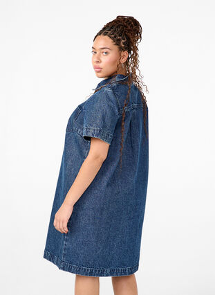 Zizzi Chemise en jean longue à manches courtes, Blue Denim, Model image number 1