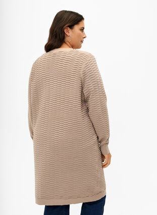 Zizzi Cardigan en tricot en mélange de coton et de viscose, Simply Taupe, Model image number 1