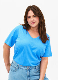 T-shirt basique à manches courtes avec col en V, Marina, Model