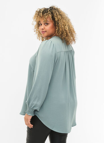 Zizzi Blouse avec smocks et décolleté en V, Chinois Green, Model image number 1