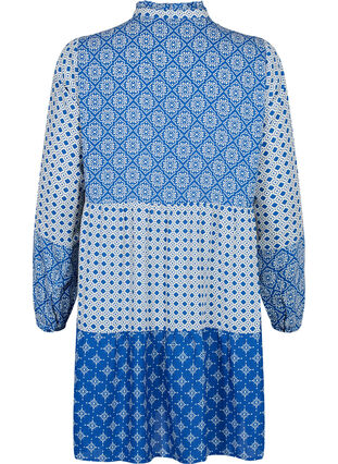 Zizzi Robe trapèze avec motifs et lignes de coupe, Blue AOP, Packshot image number 1