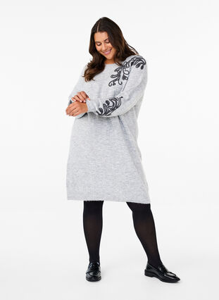 Zizzi Robe en maille avec décoration, Light Grey Melange, Model image number 2