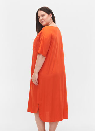 Zizzi Robe chemise à manches courtes en viscose, Mandarin Red, Model image number 1