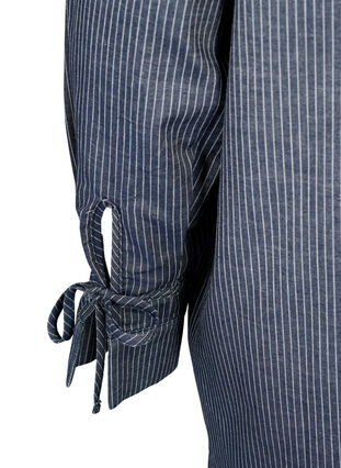 Zizzi Chemise avec détail noué sur les manches, Navy Stripe, Packshot image number 3