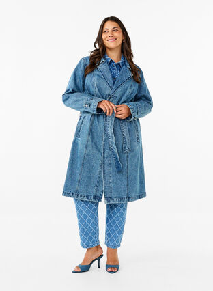 Zizzi Trench en jean avec ceinture, Blue Denim, Model image number 1