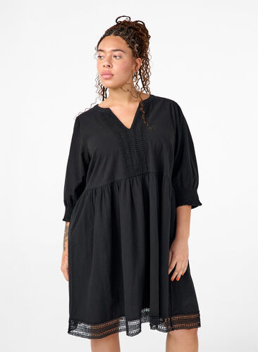 Zizzi Robe en coton avec détails en crochet, Black, Model image number 0