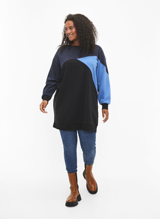 Zizzi Long sweat-shirt avec colorblock, Night S. Color Block, Model image number 2