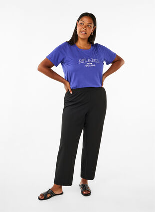 Zizzi FLASH - T-shirt avec motif, Royal Blue Miami, Model image number 2