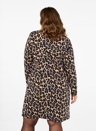 Zizzi FLASH - Robe à manches longues avec col roulé, Leopard Print, Model image number 1