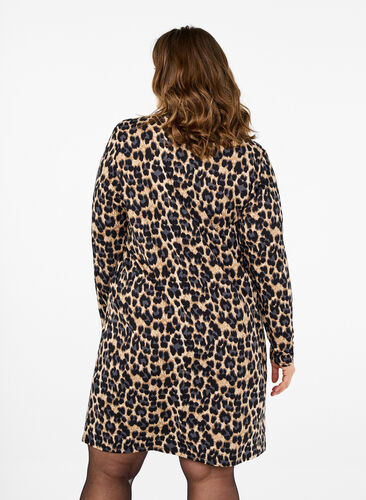 Zizzi FLASH - Robe à manches longues avec col roulé, Leopard Print, Model image number 1