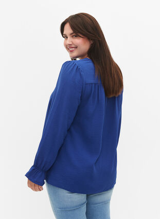 Zizzi Blouse à encolure en V avec manches longues, Mazarine Blue, Model image number 1