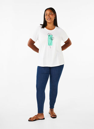 Zizzi FLASH - T-shirt avec motif, Bright White Flower, Model image number 2