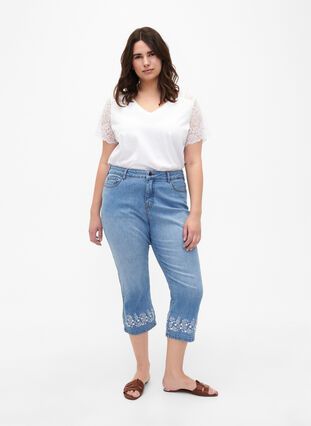 Zizzi T-shirt en coton à manches courtes en dentelle, Bright White, Model image number 2