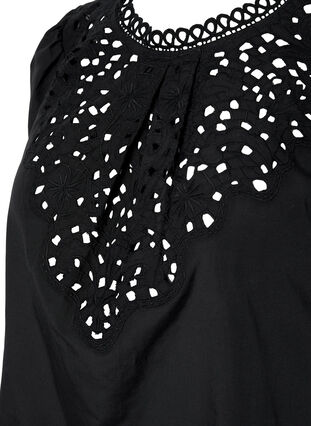 Zizzi Blouse avec broderie anglaise et manches mi-longues, Black, Packshot image number 2