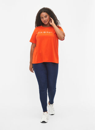 Zizzi FLASH - T-shirt avec motif, Orange.com, Model image number 2