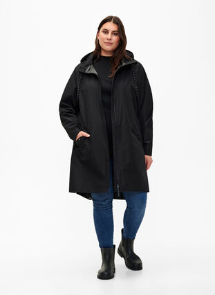 Zizzi Veste de pluie avec poches et capuche, Black, Model image number 4