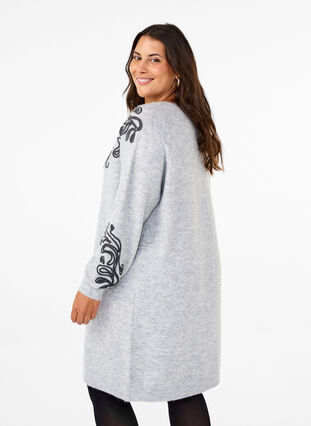 Zizzi Robe en maille avec décoration, Light Grey Melange, Model image number 1