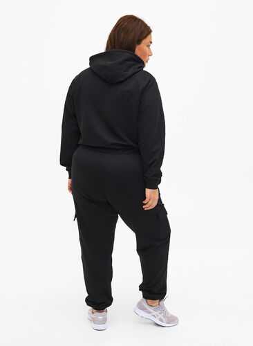Zizzi Pantalon de survêtement avec poches cargo, Black, Model image number 1
