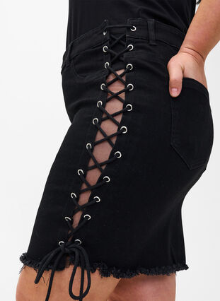 Zizzi Jupe courte en jean à lacets, Black, Model image number 3
