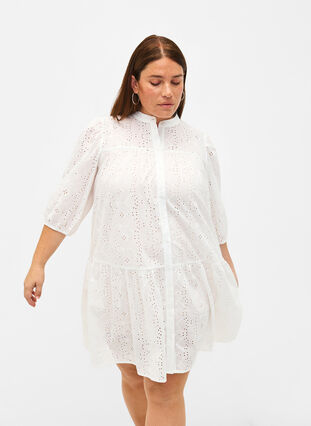 Zizzi Robe chemise en coton à broderie anglaise, Bright White, Model image number 0