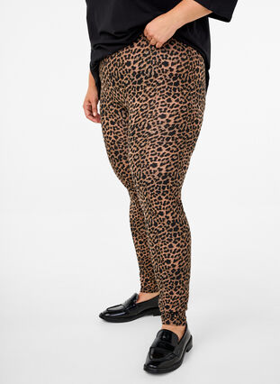 Zizzi Leggings en viscose à imprimé léopard, DARK LEO AOP, Model image number 0