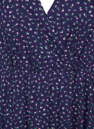 Zizzi Robe portefeuille fleurie à manches 3/4, Evening Blue Ditsy, Packshot image number 2