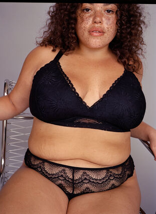 Zizzi Bralette en dentelle avec détail au dos, Black, Image image number 0