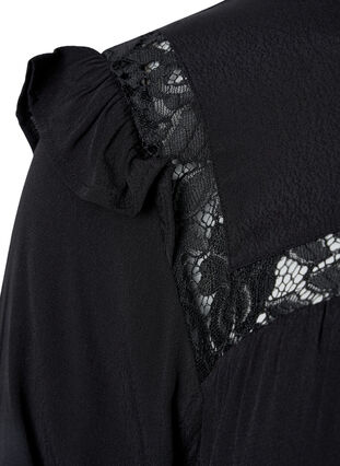 Zizzi Blouse en viscose avec froufrous et dentelle, Black, Packshot image number 3