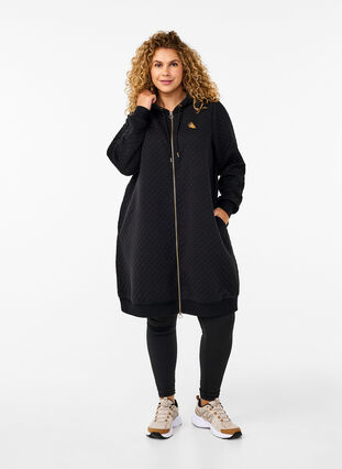 Zizzi Cardigan matelassé long avec fermeture éclair pour le sport, Black, Model image number 2