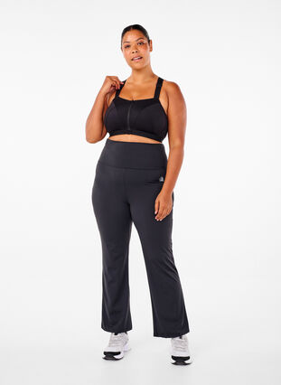 Zizzi Soutien-gorge de sport avec une fermeture sur le devant et un maintien élevé, Black, Model image number 2