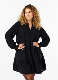 Robe courte avec coutures et boutons, Black, Model