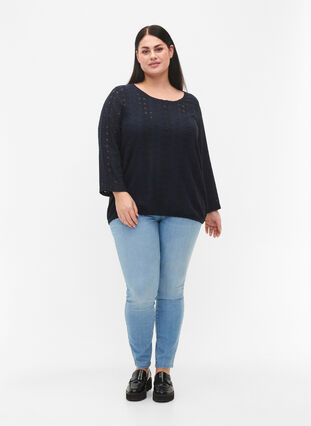 Zizzi Blouse avec broderie anglaise et manches 7/8, Navy Blazer, Model image number 2