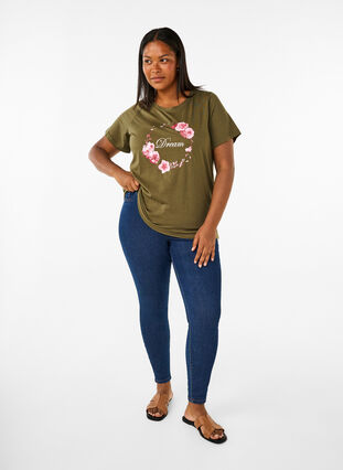 Zizzi FLASH - T-shirt avec motif, Olive Night Flower, Model image number 2