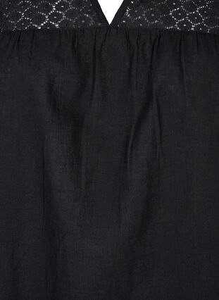 Zizzi Robe en mélange de coton et de lin agrémentée de détails en crochet, Black, Packshot image number 2