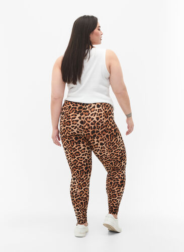 Zizzi Leggings en viscose à imprimé léopard, Leo, Model image number 1