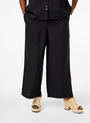 Zizzi Pantalon ample avec ceinture élastique et poches, Black, Model image number 2