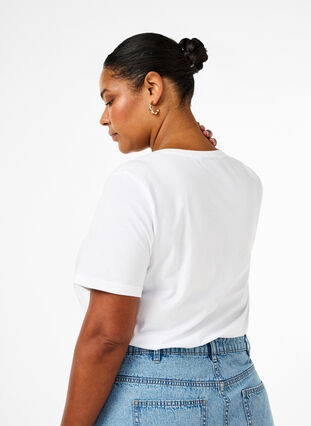 Zizzi T-shirt en coton biologique avec nœud, Bright White, Model image number 1