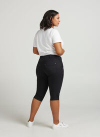 Jean capri coupe slim avec poches, Black, Model