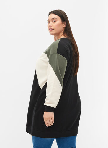 Zizzi Long sweat-shirt avec colorblock, Black Color Block, Model image number 1