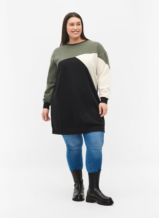 Zizzi Long sweat-shirt avec colorblock, Black Color Block, Model image number 2