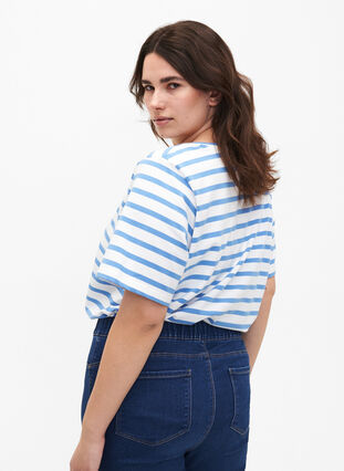 Zizzi T-shirt rayé en coton biologique, Marina Stripe, Model image number 1