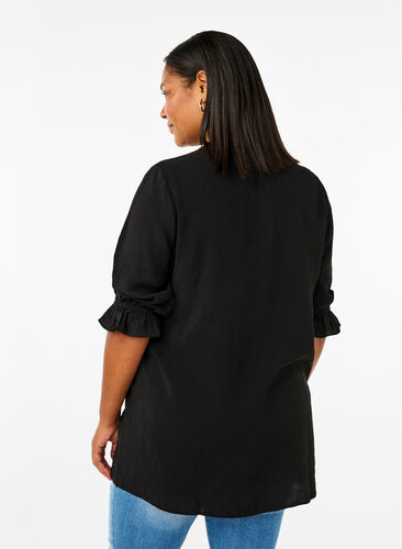 Zizzi Chemise longue en viscose avec détail en dentelle, Black, Model image number 1