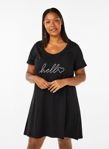 Zizzi Chemise de nuit à manches courtes en coton biologique, Black Hello, Model image number 0