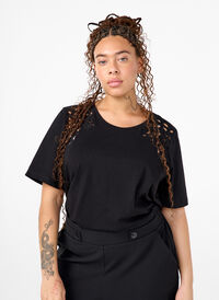 T-shirt en coton bio avec détails brodés, Black, Model