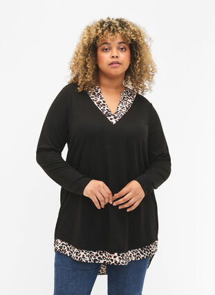 Zizzi Blouse à manches longues avec un aspect chemisier, Black Leo AOP, Model image number 0