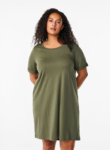 Zizzi Robe t-shirt en coton, Thyme, Model image number 0