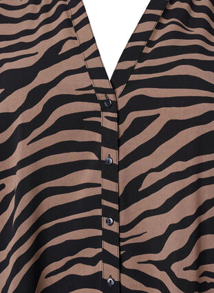 Zizzi Chemise à col en V avec imprimé zèbre, Black/Brown Zebra, Packshot image number 2